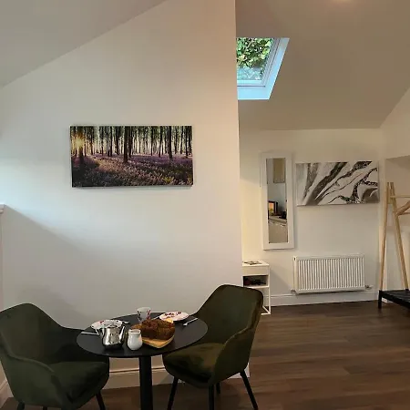 Beautiful In Beaufort Village On Local Link Bus Route *