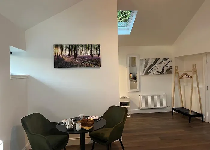 Beautiful In Beaufort Village On Local Link Bus Route *